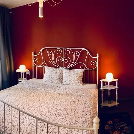 Bed - Vintage Vibes Apartment *