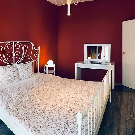Bed - Vintage Vibes